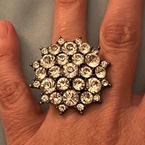 Vintage Finger Ring 1.5” Round Cluster Of Rhinestones Elastic Metal Adjustable